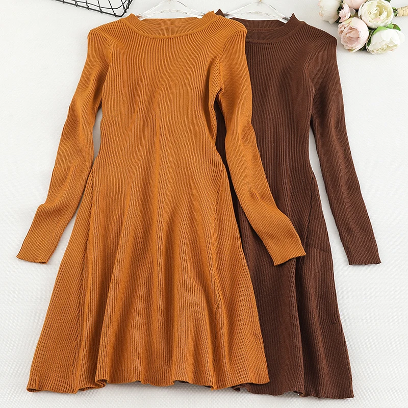 SINGRAIN женское трикотажное платье свитер зимнее с круглым вырезом одноцветное