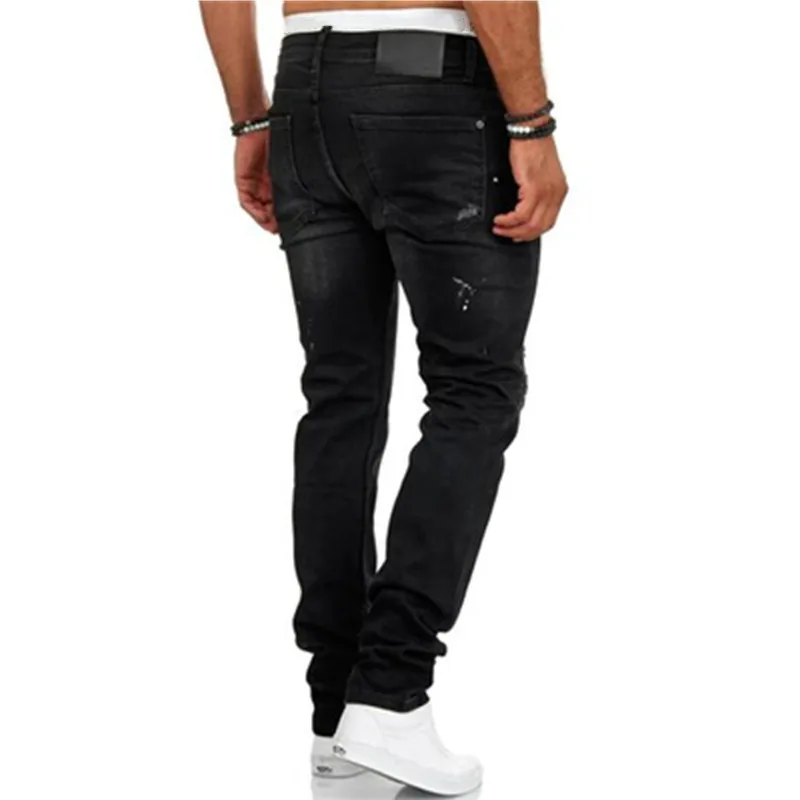 Рисунок 4 - Джинсы мужские с заплатками