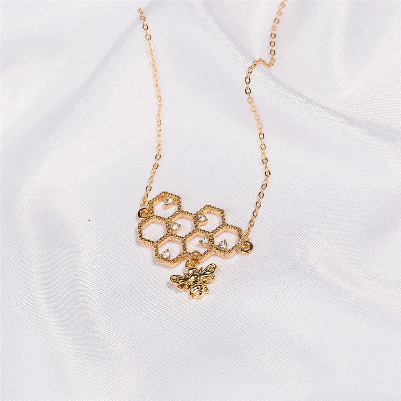 

Cute Gold Color Hollow Honeycomb Bee Pendant Necklace For Women Rhinestone Pearl Gold Chain Choker Birthday Gifts