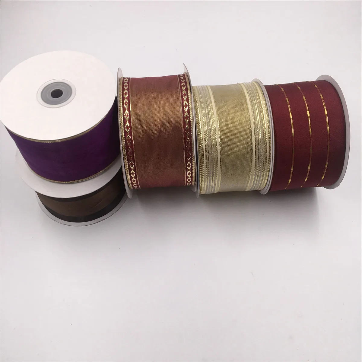 Рождественская лента с краями проволоки 63 мм 25 ярдов красочная для платья бант