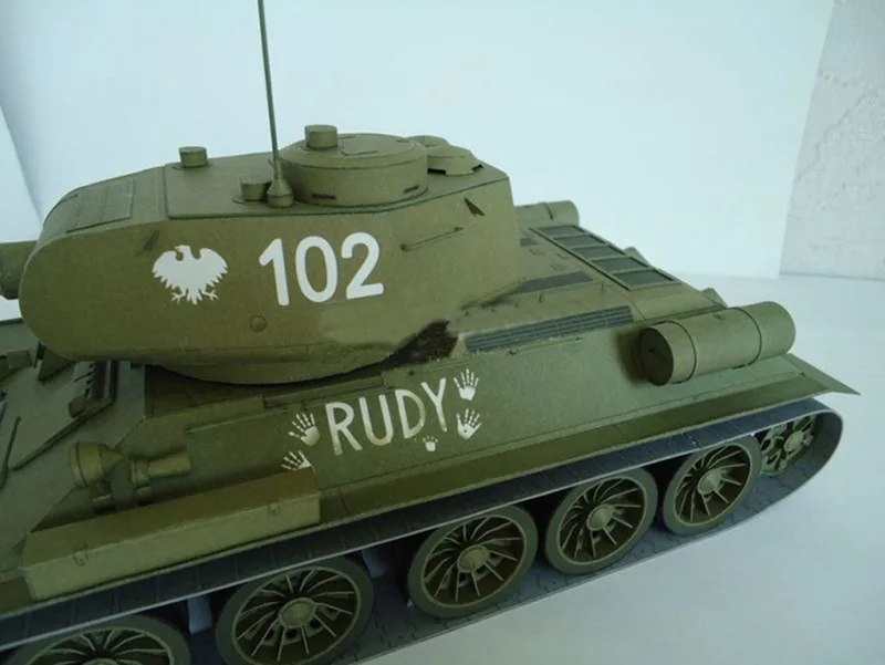 

1:25 Soviet T-34 medium tank paper model tank world T-34/85 military fan handmade