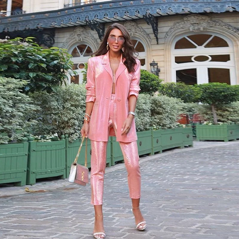 Женские костюмы с блестками розового цвета Классические Осенние прямые