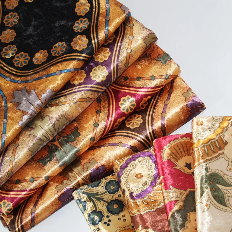 

High-end sofa fabric European-style printing ice flower flannel thickened soft bag background fabric fabric large flower flannel