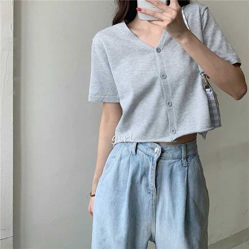 

Женская футболка с коротким рукавом, V-образным вырезом и пуговицами