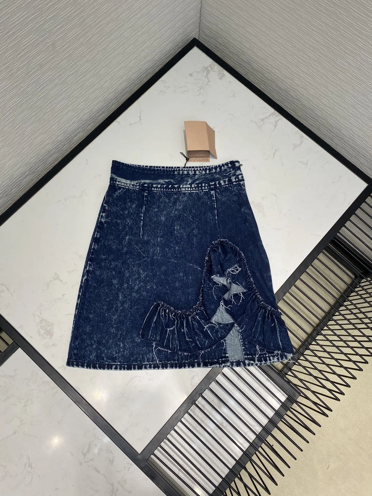 

Fashion Half Denim Skirts Women Good Quality 3D Cut Pleated Ruffles Skirt Luxury Brand High Waist A-line Denim Skirt Autumn 2021
