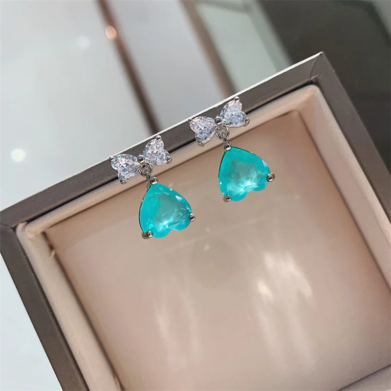 Женские серьги-подвески из турмалина с изумрудом