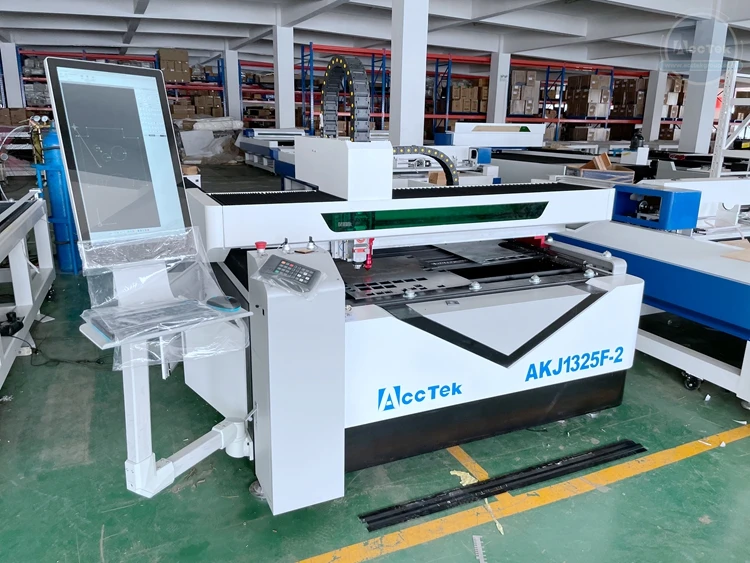 Two Laser Heads Fiber Cutting Machine Carbon 4X8ft CNC Cutter 1325 1530 |