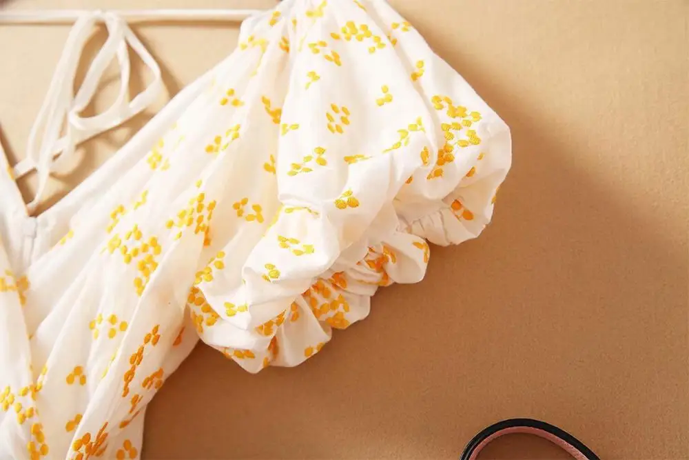 

European and American women's clothing 2021 The new spring Short-sleeved V-neck embroidery Fashionable fishtail dress