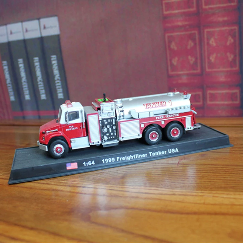 1:64 Scale 15CM American Flaina Water Tank Fire Truck 1999 Freightliner Tanker Simulation alloy car model Kids Gifts Collection |