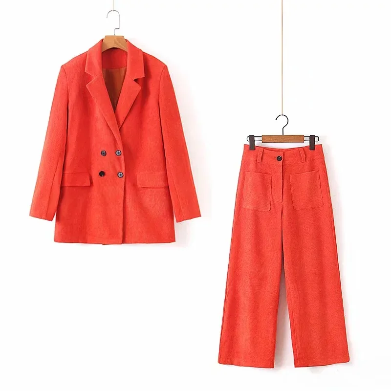 Костюм женский вельветовый деловой двубортный пиджак и широкие брюки комплект
