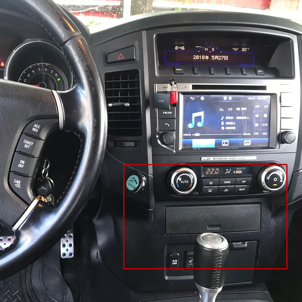 10W QI Car wireless Charger Mobile For Mitsubishi Pajero 2017-2018 Fast Charging Case Plate Central Console Storage Box |