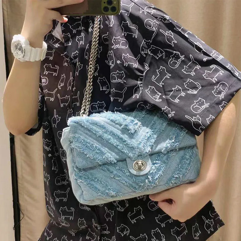 

Женские сумки 2021, модные брендовые дизайнерские сумки через плечо, повседневные синие джинсовые сумки из ткани Оксфорд с металлической цеп...