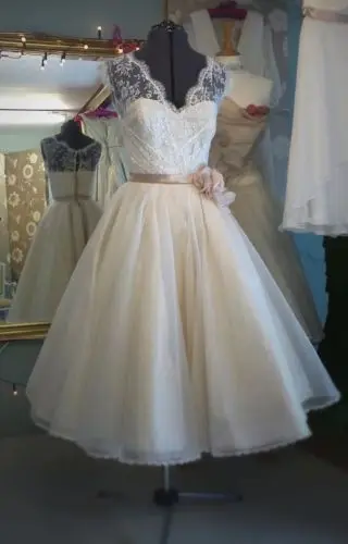 

2018 vestido de noiva Design V-Neck Flower Sash Lace Tea Length Short party prom Bridal Gown Custom Size lace bridesmaid dresses