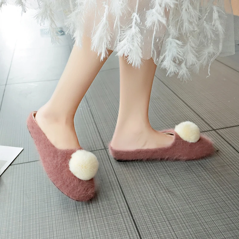 Туфли женские на плоской подошве теплые плюшевые лоферы без застежки с меховым