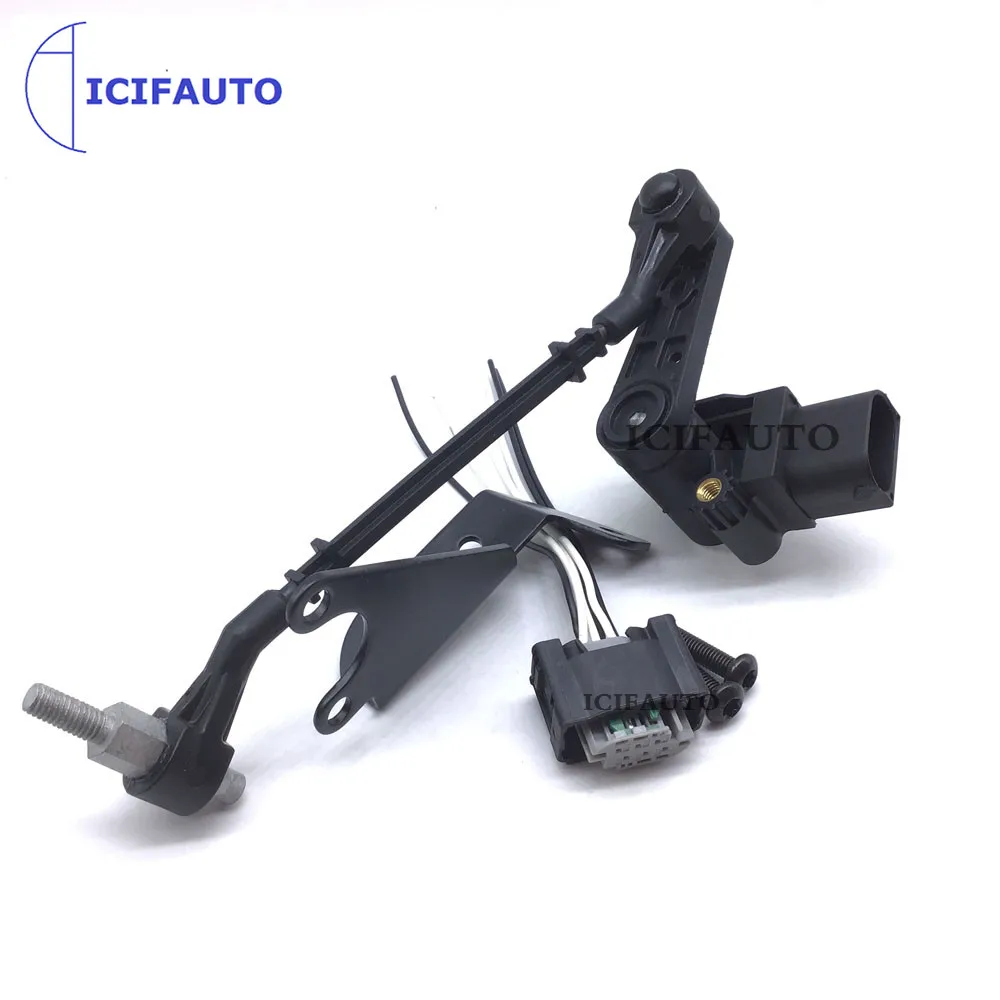 Штекер датчика уровня высоты передней левой пневматической подвески