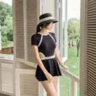 Новый Цельный купальник, Женский однотонный купальник с коротким рукавом, купальный костюм с вырезами и открытой спиной, Классическая пляжная одежда в корейском ретро стиле
