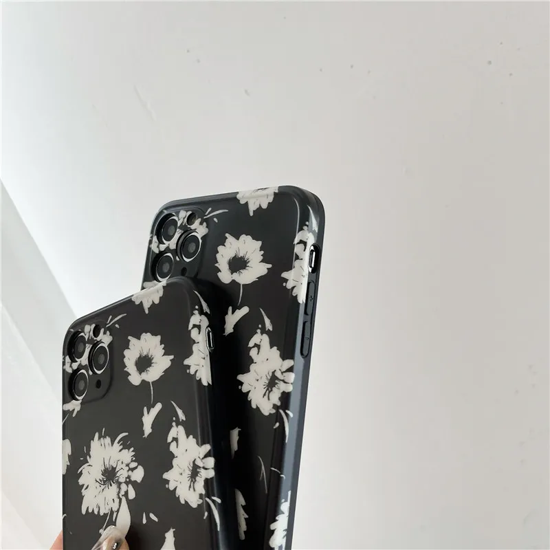 

Black White Floral Phone Case For iPhone 12 Pro Max 11 XS Max XR 7 8 Plus Case Matte Flower Soft IMD Silicon Back Cover Fundas