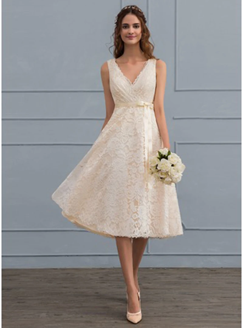 Простое ТРАПЕЦИЕВИДНОЕ свадебное платье цвета шампанского неформальное