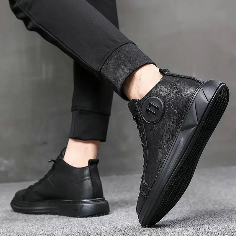 Мужские кроссовки на шнуровке из микрофибры черные повседневные A21-67Z |