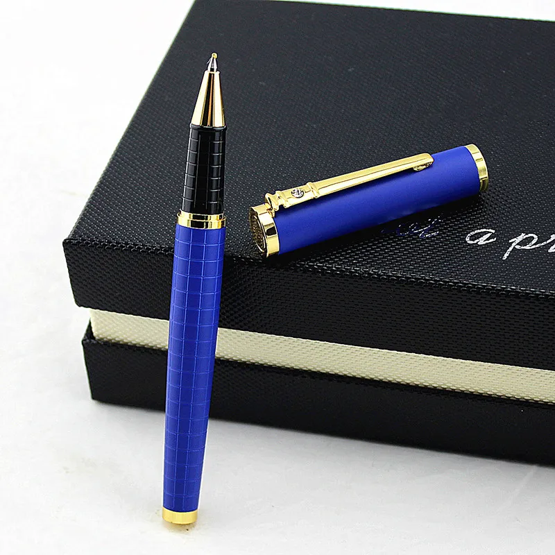 Роскошная шариковая ручка со сменными стержнями в деловом стиле Золотая