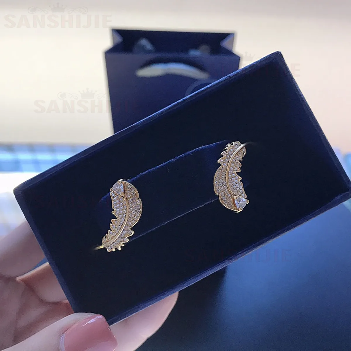 

SWA With Box Fashion Jewelry High Quality Trend Feather Pattern Crystal Women Bracelet Luxury Romantic Charm Gift For Women