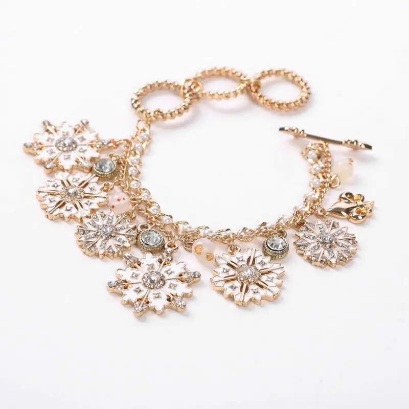 

Beautiful Snowflake Pendant Bracelet Exquisite Pattern Pretty Decor Ornaments All-match Elegant Decoration Accessories