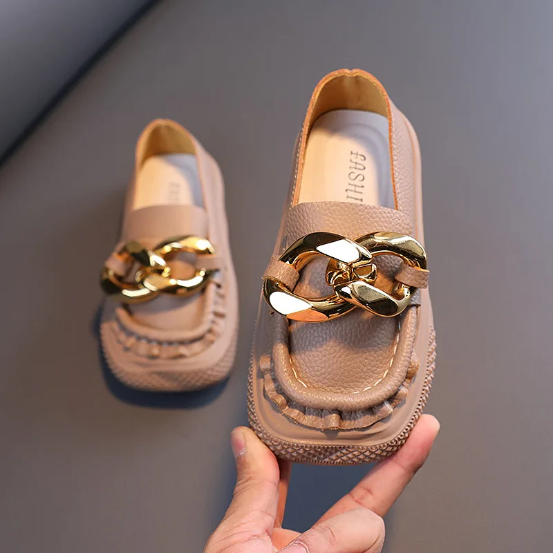 Кроссовки детские из натуральной кожи однотонные на плоской подошве с