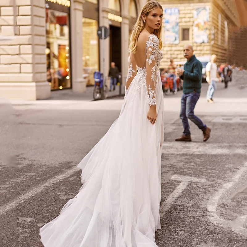 Винтажное свадебное платье с кружевной аппликацией V-образным вырезом и длинным