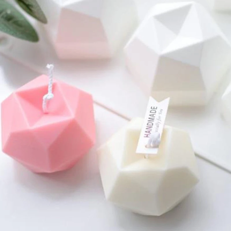 

Новые творческие восемь сторонняя многосторонние Diamond уход за кожей лица Куб DIY свечная форма ручной работы ремесло питания аксессуары