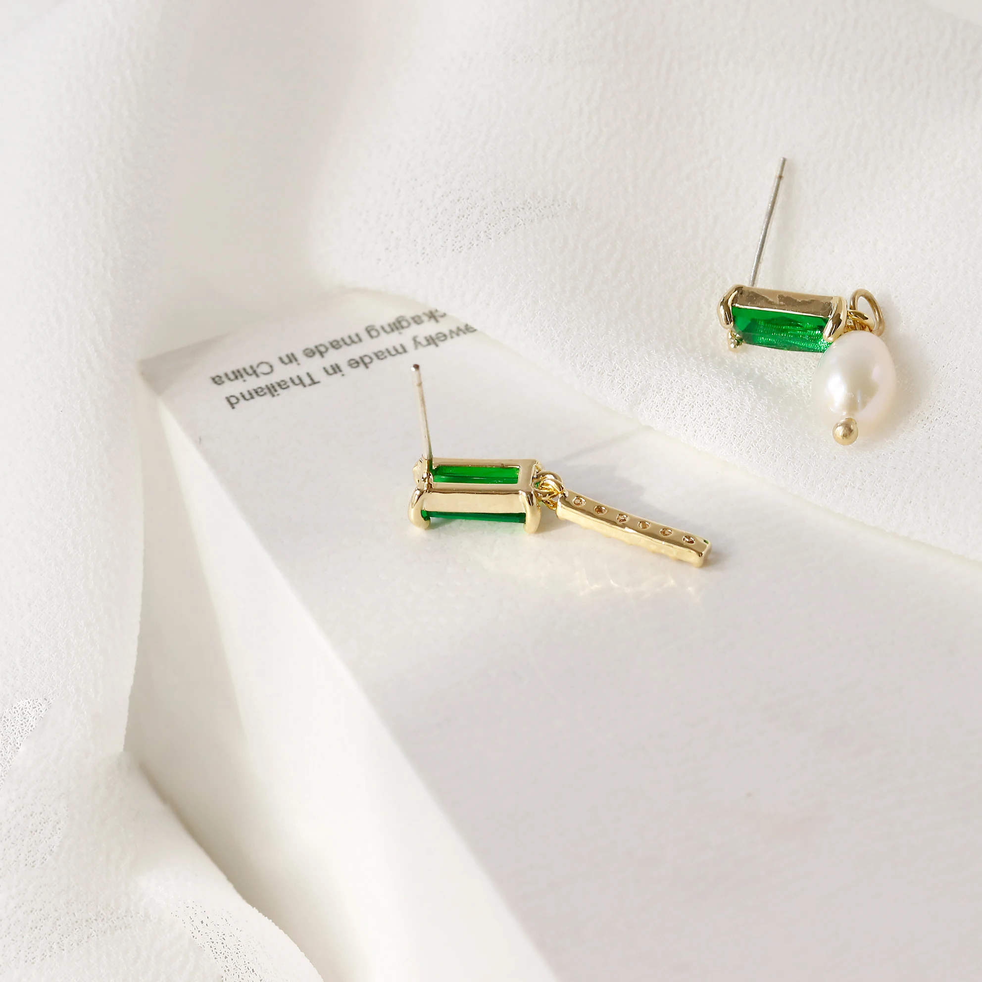 Elegant Pearl Stud Earring Genuine Freshwater Pearls Earrings For Women Chic AB Design Asymmetric Green Crystal | Украшения и