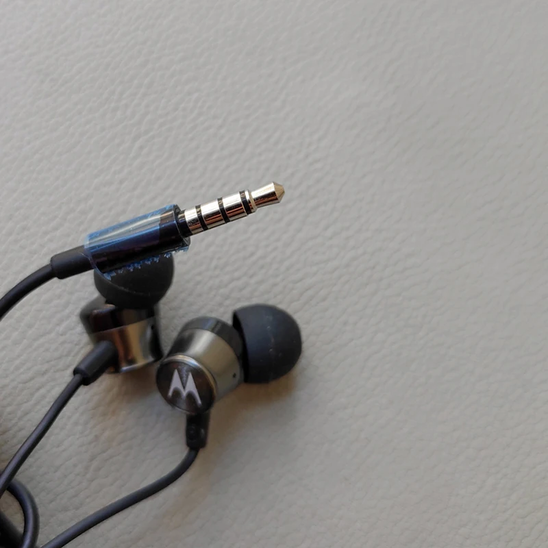 Original 3.5MM Jack Earphone Wired Sport Bass In-Ear Headsets For Motorola Moto G8 Power Plus G7 Play P30 E6 E6s G50 | Электроника