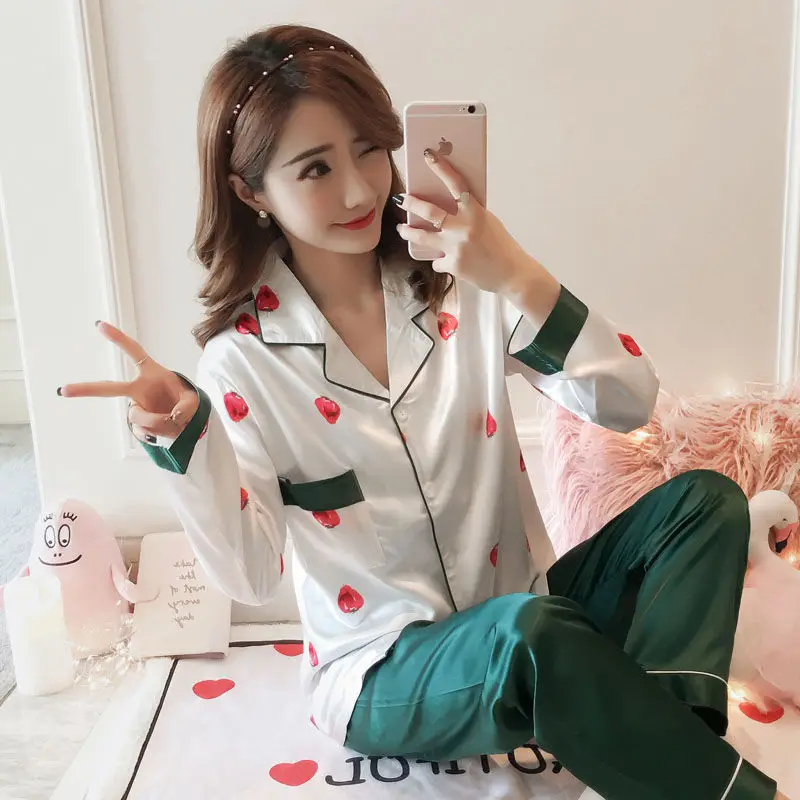 

Spring New Pijama Mujer Homewear Set Strawberry Plant Printed Fold-down Collar Stain Silk Fabric WOMEN'S Pajamas
