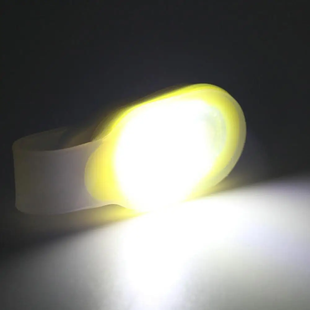

LED Flashlights Clip on Flashlight Night Safety Nursing Night Light Hands Free Strong Magnetic Flashlight for Walking Running