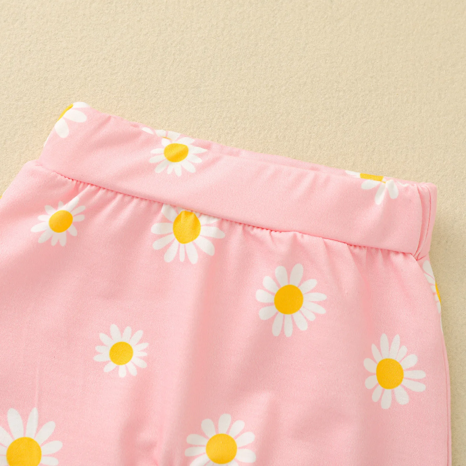 

2021 New stylish cute sweet baby baby simple short-sleeved round collar button solid color flower print shorts set