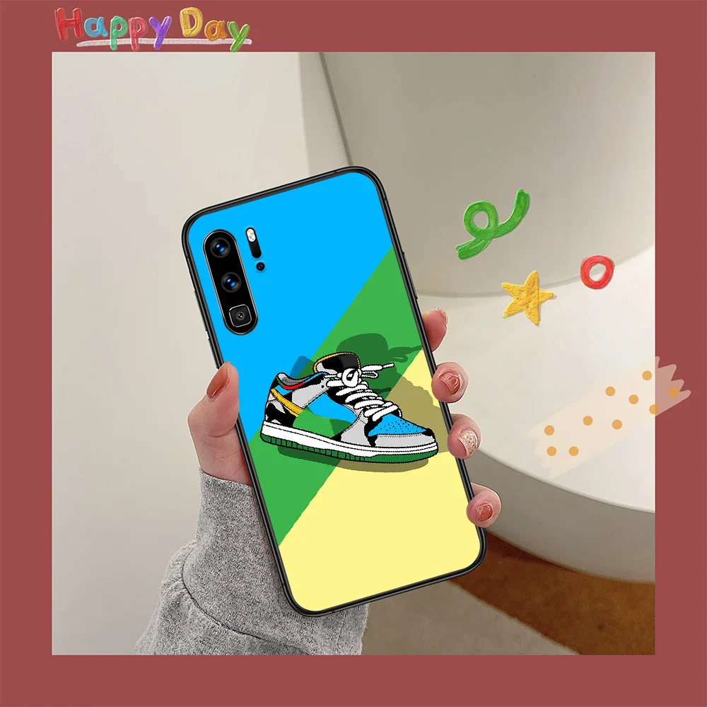 

Luxury Brand Sneakers Shoe Box Phone Case For HUAWEI P 9 10 20 30 40 Lite smart Pro Z 2019 Nova 5T 6 7 i black Cell Silicone