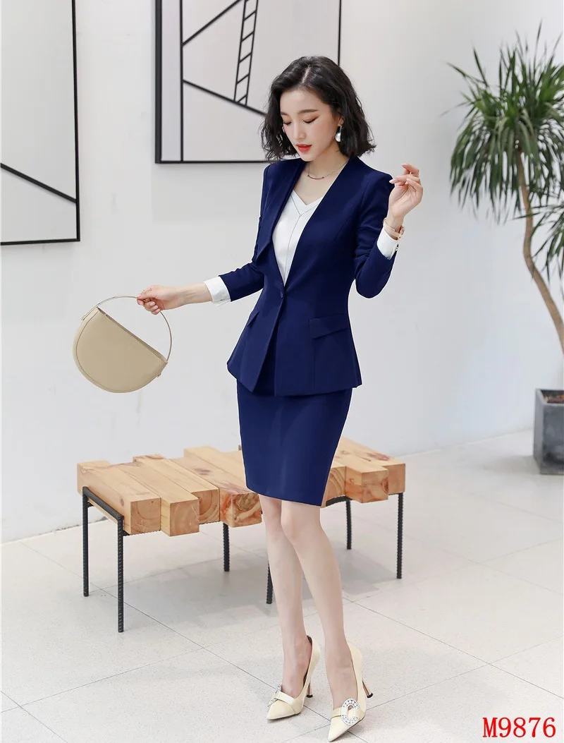 Женский деловой костюм с блейзером темно синий юбкой и жакетом офисная