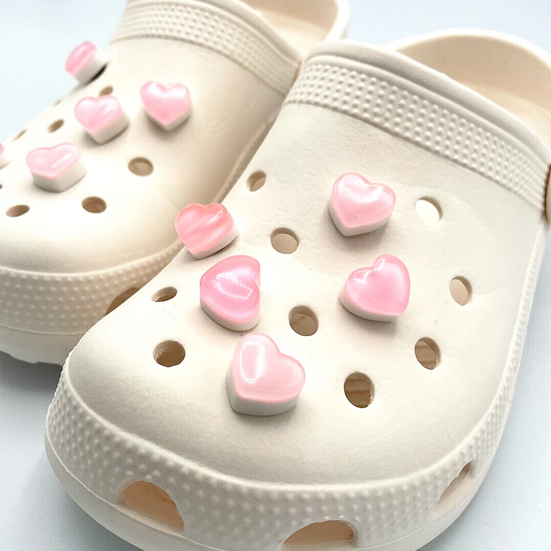 3D Pink Love Resin JIBZ Designer Shoe Charm Shoe Jewelry Gift To Girlfriend DIY Decoration For Croc Clog Shoe Buckle Accessories