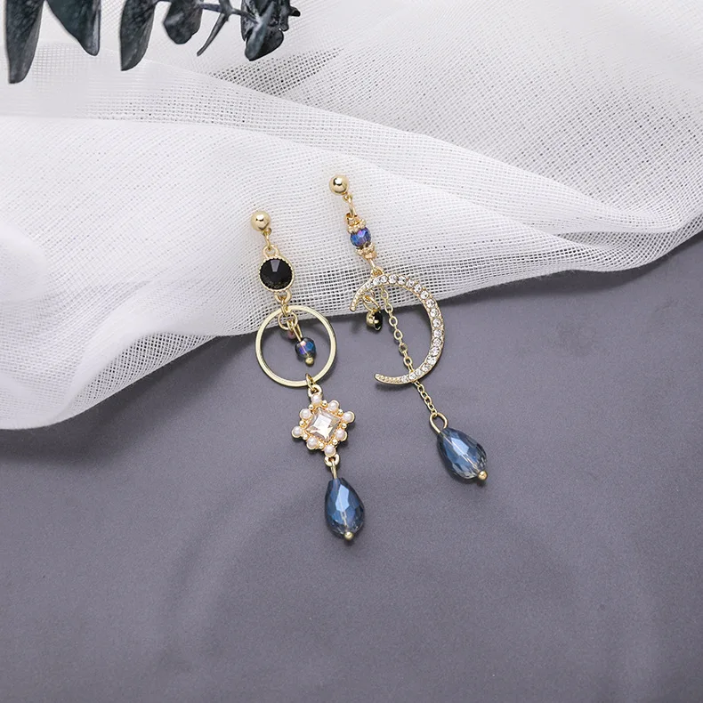 

2020 Korea's New Elegant Blue Water Drop Moon Tassel Earrings Women's Fashion Asymmetric Long Pendant Earrings