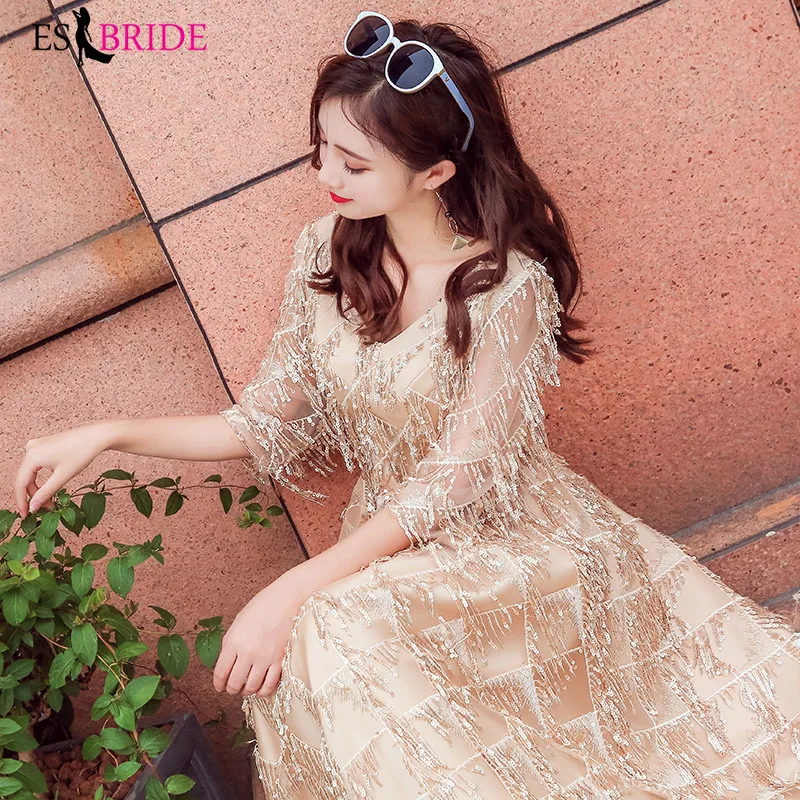 Женское вечернее платье трапеция элегантное цвета шампанского с v образным