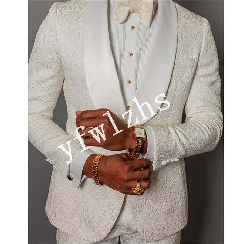 

Handsome Embossing Groomsmen Shawl Lapel Groom Tuxedos Mens Wedding Dress Man Blazer Prom Dinner (Jacket+Pants+Tie) A230