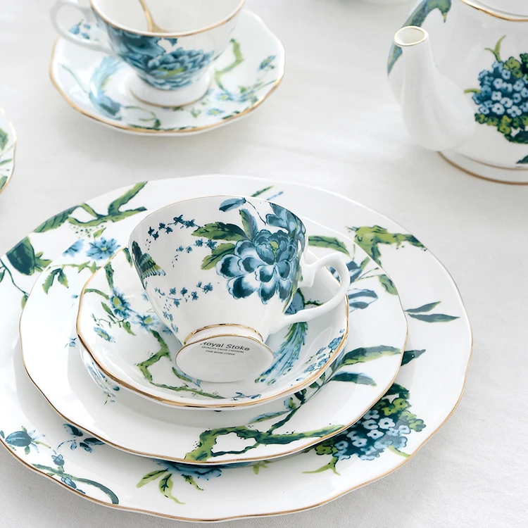 

European Ceramic Coffee Cup Plate English Afternoon Red Tea Cup Set Dessert Plate Bone Porcelain Pastoral Retro Coffee Set