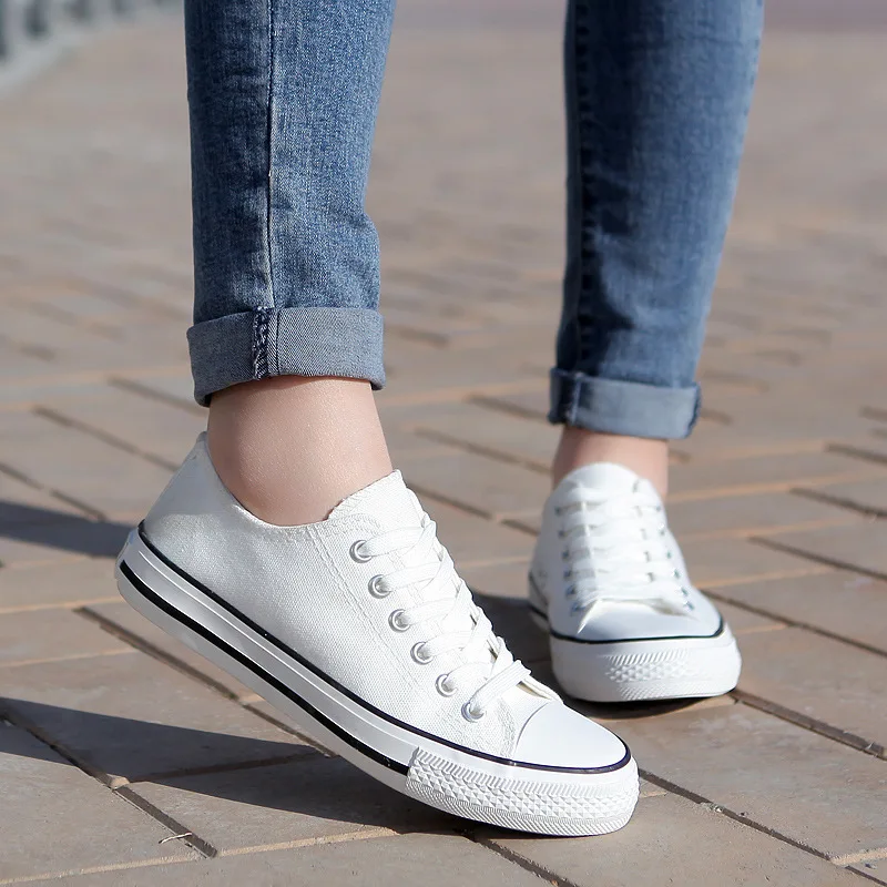 

Low-Top Women Canvas Sneakers Couples Comfortable Men Vulcanize Flats Shoes Casual Lace-up Breathable All-match Trend Shoes