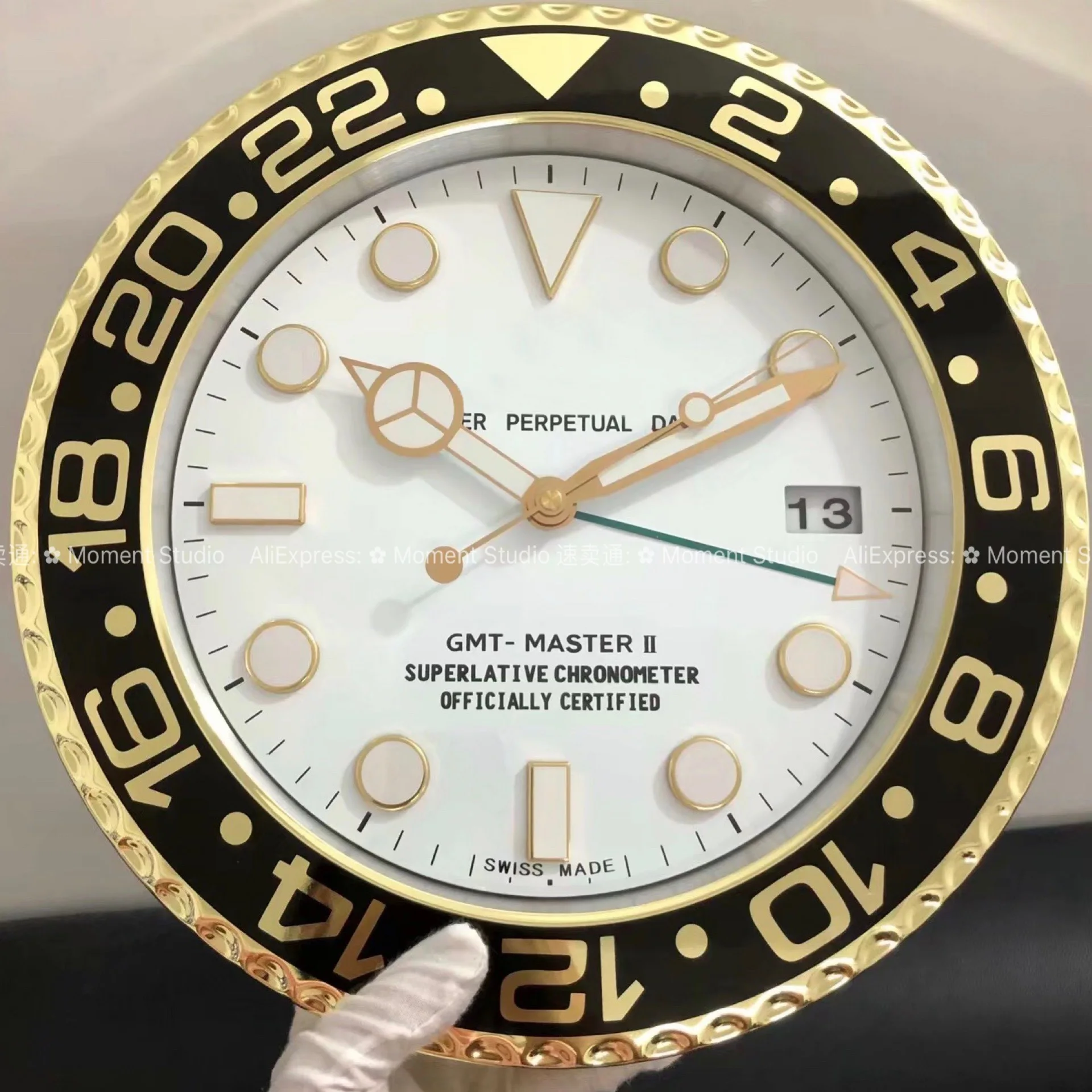 

Global hot style light luxury wall clock diving series GMT clock magnifier magnifier wall clock water ghost yacht series