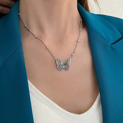 

Retro Titanium Steel Clavicle Chain Cool Wind Hip-Hop Butterfly Necklace Women's Tide Simple Personality Fashion Pendant 2021