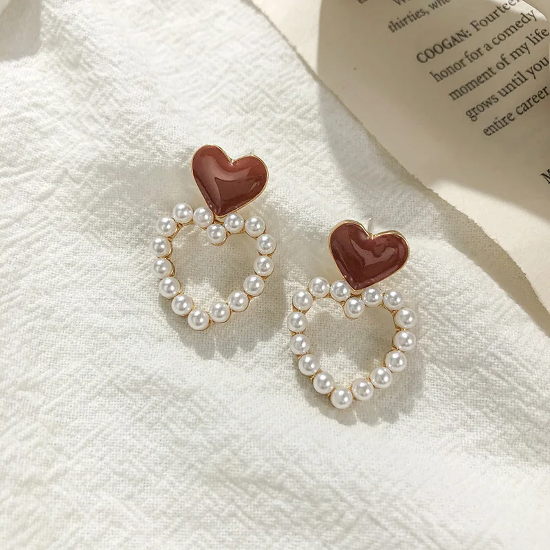 

2021 Fashion Hollow Love Earrings Pearl Sweet Temperament Drop Nectarine Heart S925 Silver Needle Female Stud Earrings
