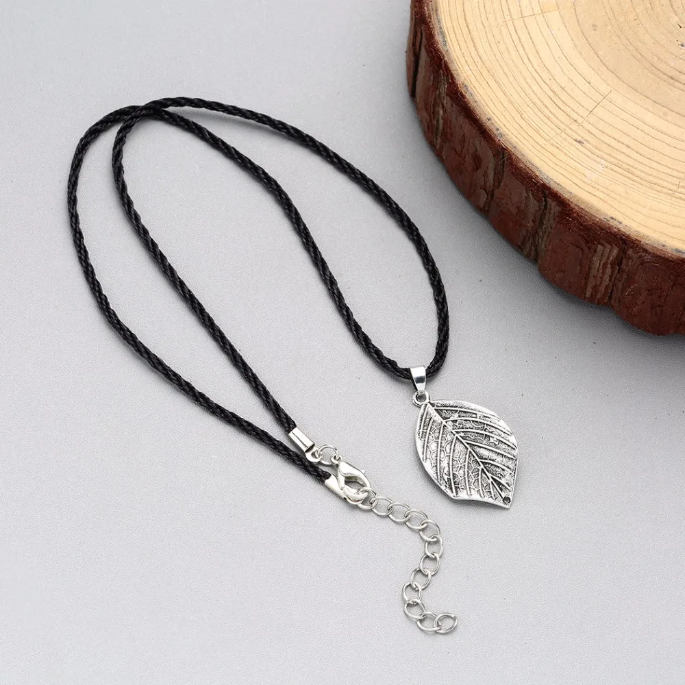 Ожерелье Chandler с листьями для женщин и мужчин Античная бронзовая тарелка