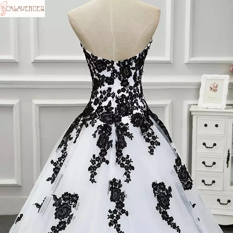 

Black and White Wedding Dress Ball Gown Lace Appliques Wedding Gown Lace Up Back with Court Train robe de soire de mariage
