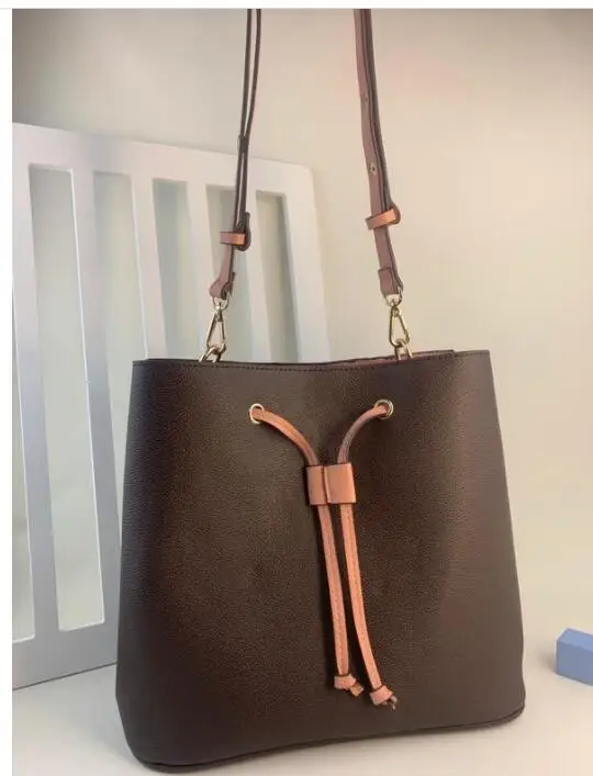 

Brand Designer shoulder bag for women messenger bags ladies retro PU leather handbag purse with tassels female crossbody bag