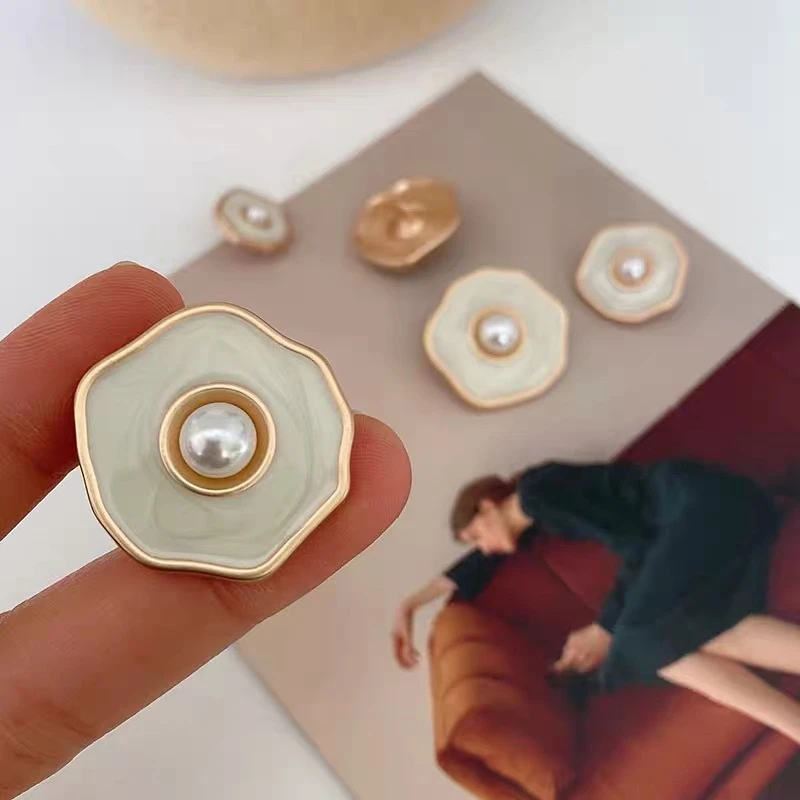 

10pcs Fashion Milky White Pearl Buttons for Clothing 30mm Big Buttons for Sewing Coat Shirt Jacket Sweater Decorative Buttons