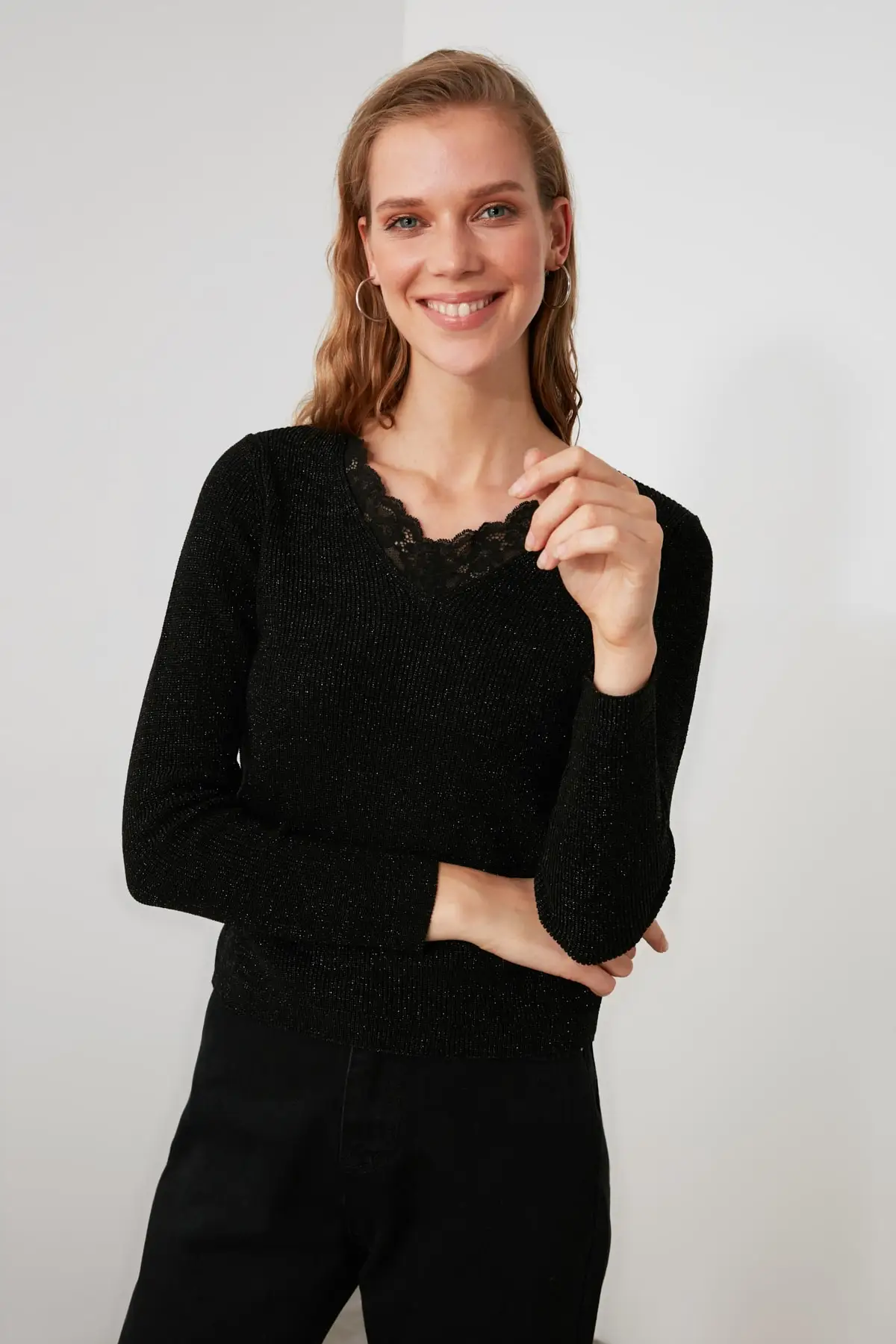 

Trendyol Lace Detail Knitwear Sweater TWOAW21KZ2205